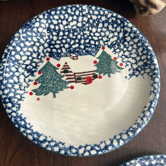 4 dinner Cabin In The Snow by TIENSHAN Christmas plates folk craft - Picture 3 of 8